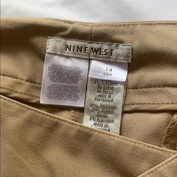 Tan women’s pants - Picture 2 of 4